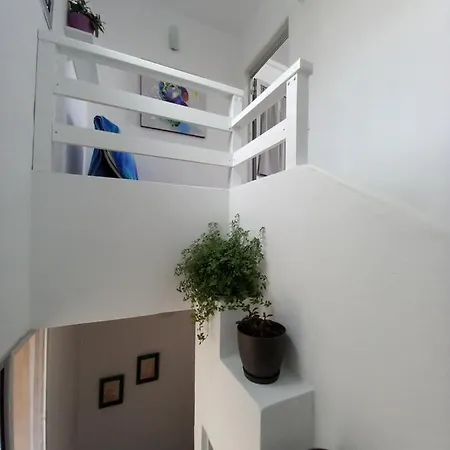 Linos Apartment